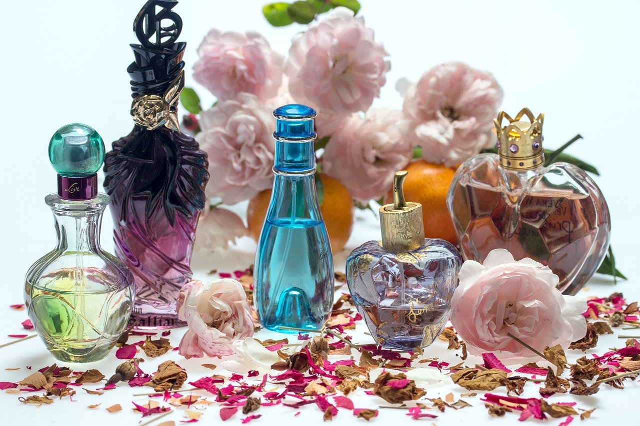 Top 10 Best Perfumes for Women: Discover the Most Loved and Long-Lasting Fragrances